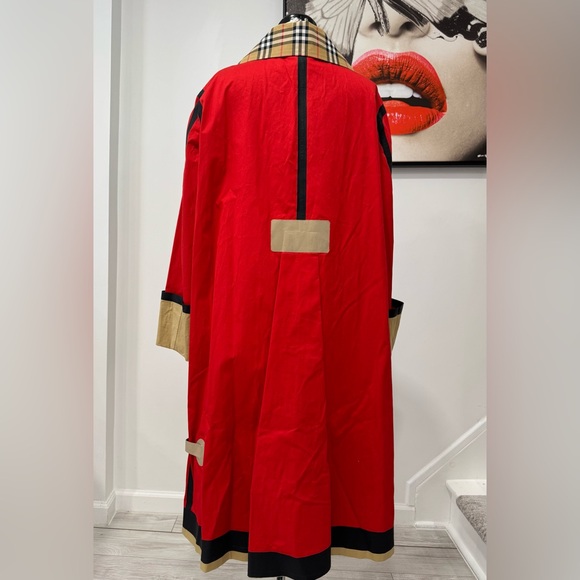 BURBERRY Bonded Cotton Oversized Seam-sealed Car Coat In Red/beige - Picture 10 of 16
